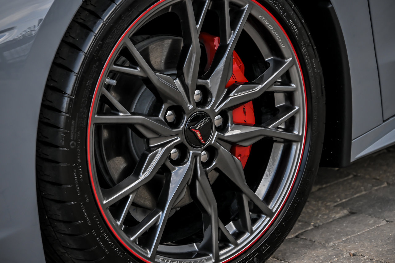 Used 2025 Chevrolet Corvette Stingray Preferred Cpe w/ Stealth Interior Trim Package RWD image 9