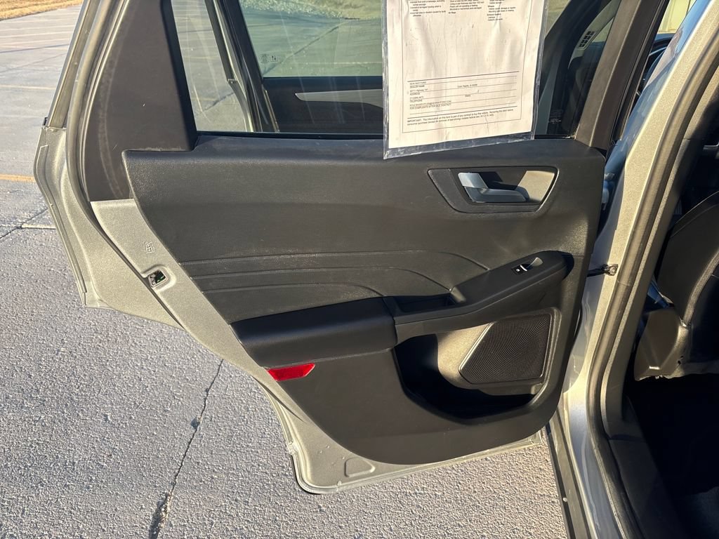 Certified 2023 Ford Escape Platinum AWD/4WD image 27