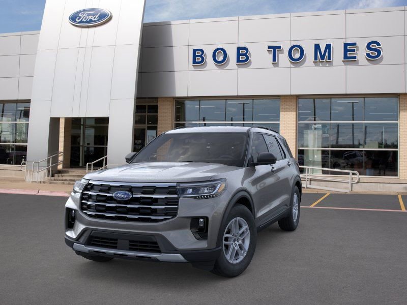 New 2026 Ford Explorer Active RWD image 2