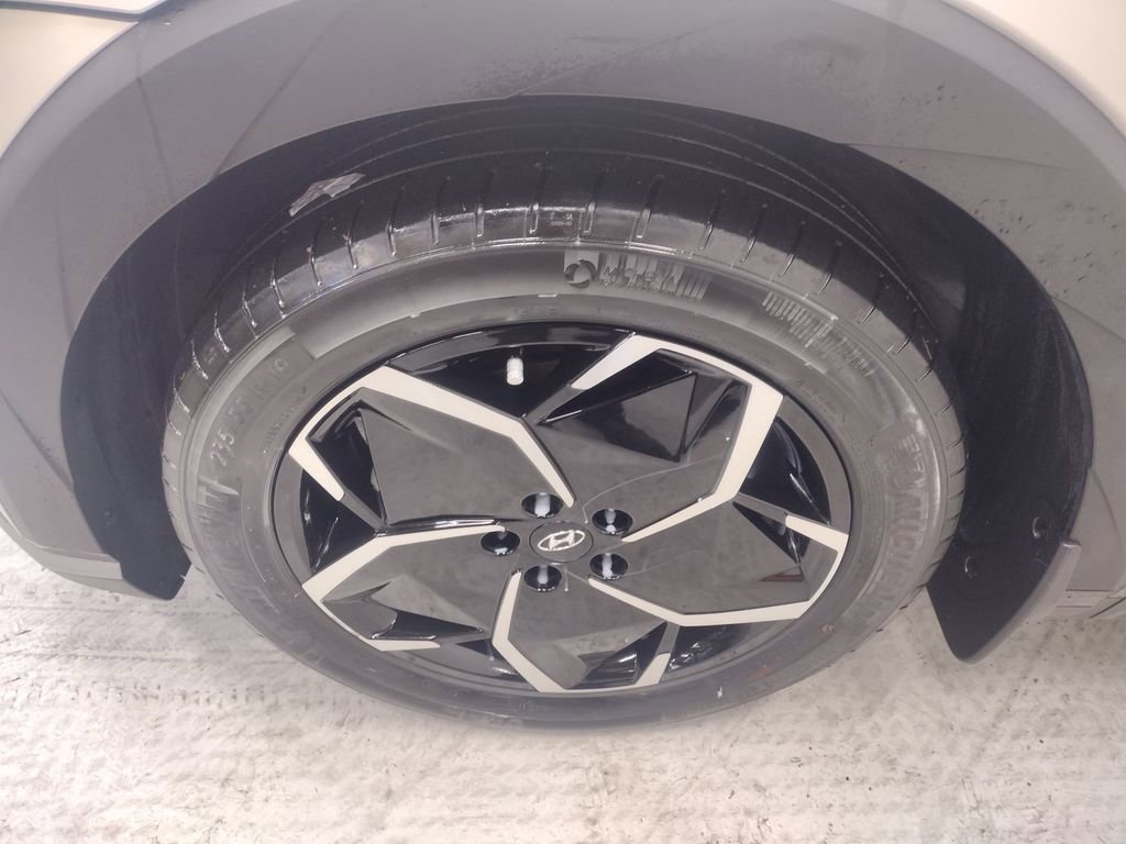 Certified 2023 Hyundai Ioniq 5 SEL image 6