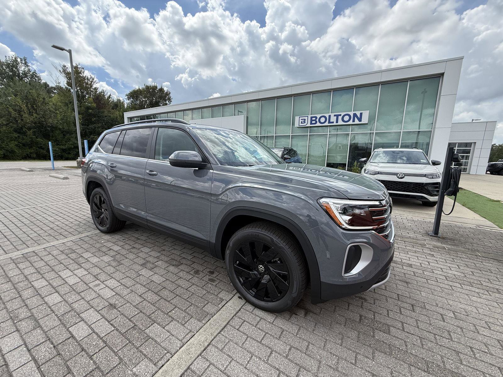 New 2026 Volkswagen Atlas SE image 3