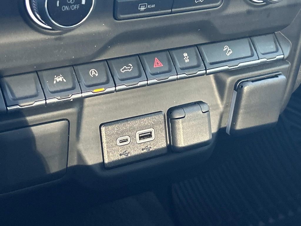 Used 2024 Chevrolet Silverado 1500 Custom Trail Boss w/ Turbomax Blackout Package image 27