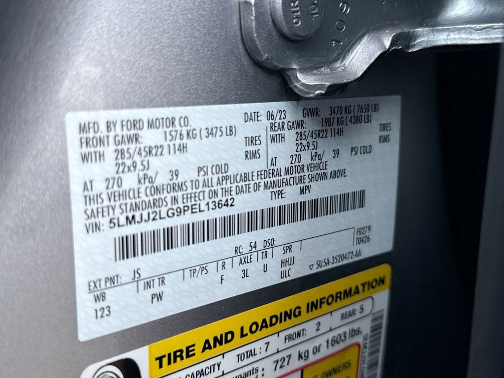 Used 2023 Lincoln Navigator Reserve image 28