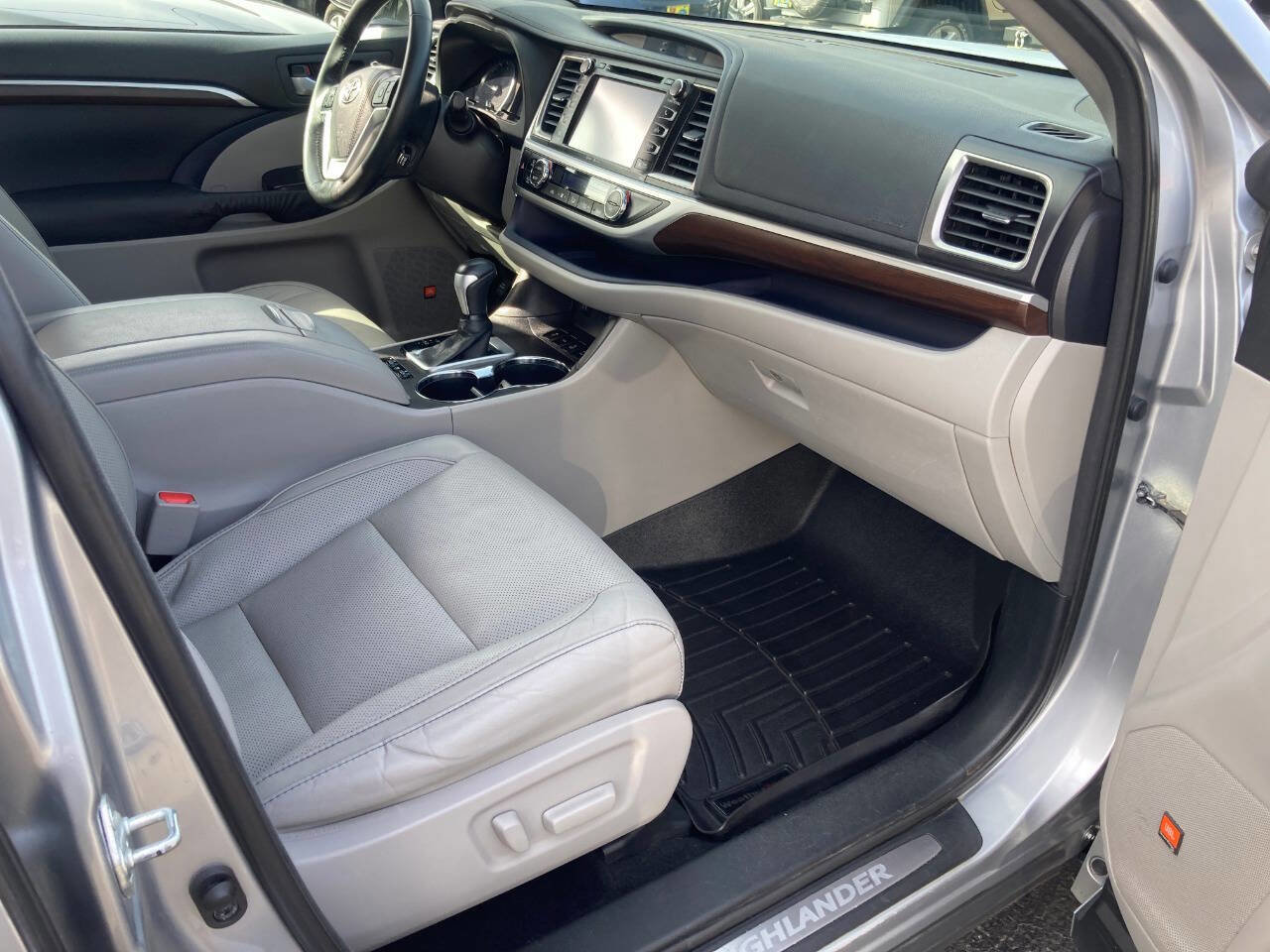 Used 2015 Toyota Highlander Limited AWD/4WD image 49