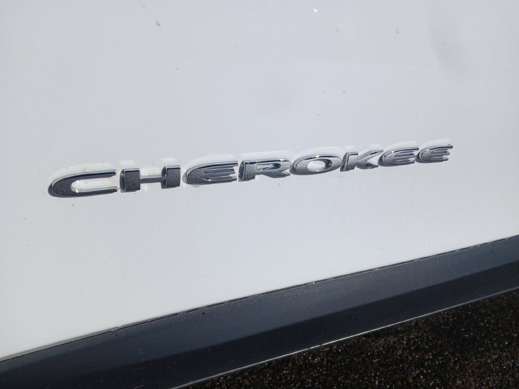 Used 2019 Jeep Cherokee Limited AWD/4WD image 30