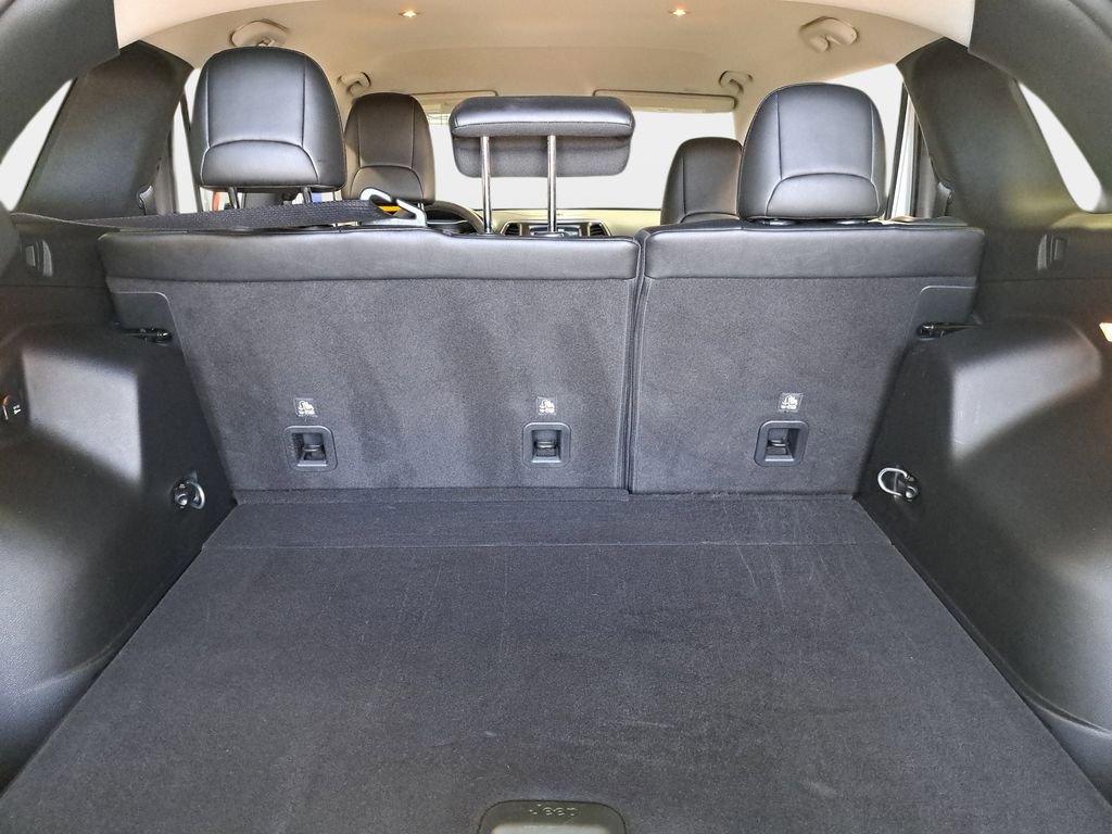 Certified 2022 Jeep Cherokee Trailhawk w/ Comfort/Convenience Group AWD/4WD image 13