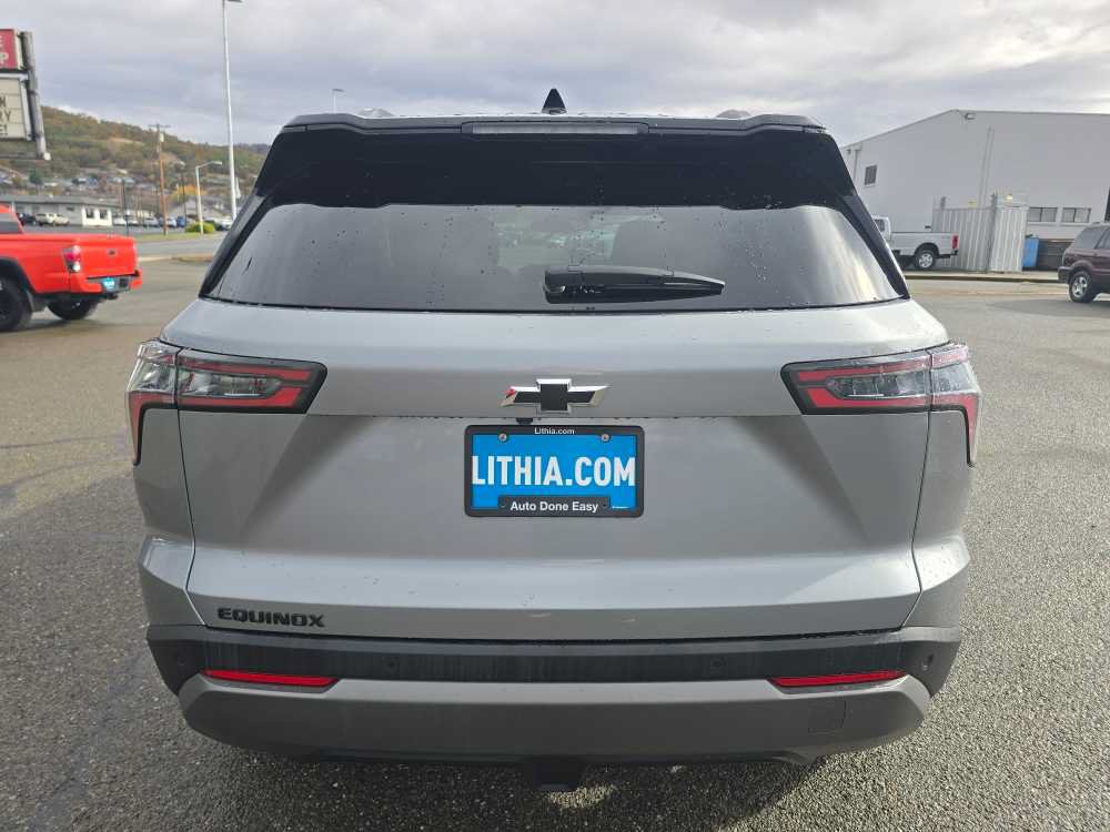 Used 2025 Chevrolet Equinox LT w/ Midnight Edition FWD image 4