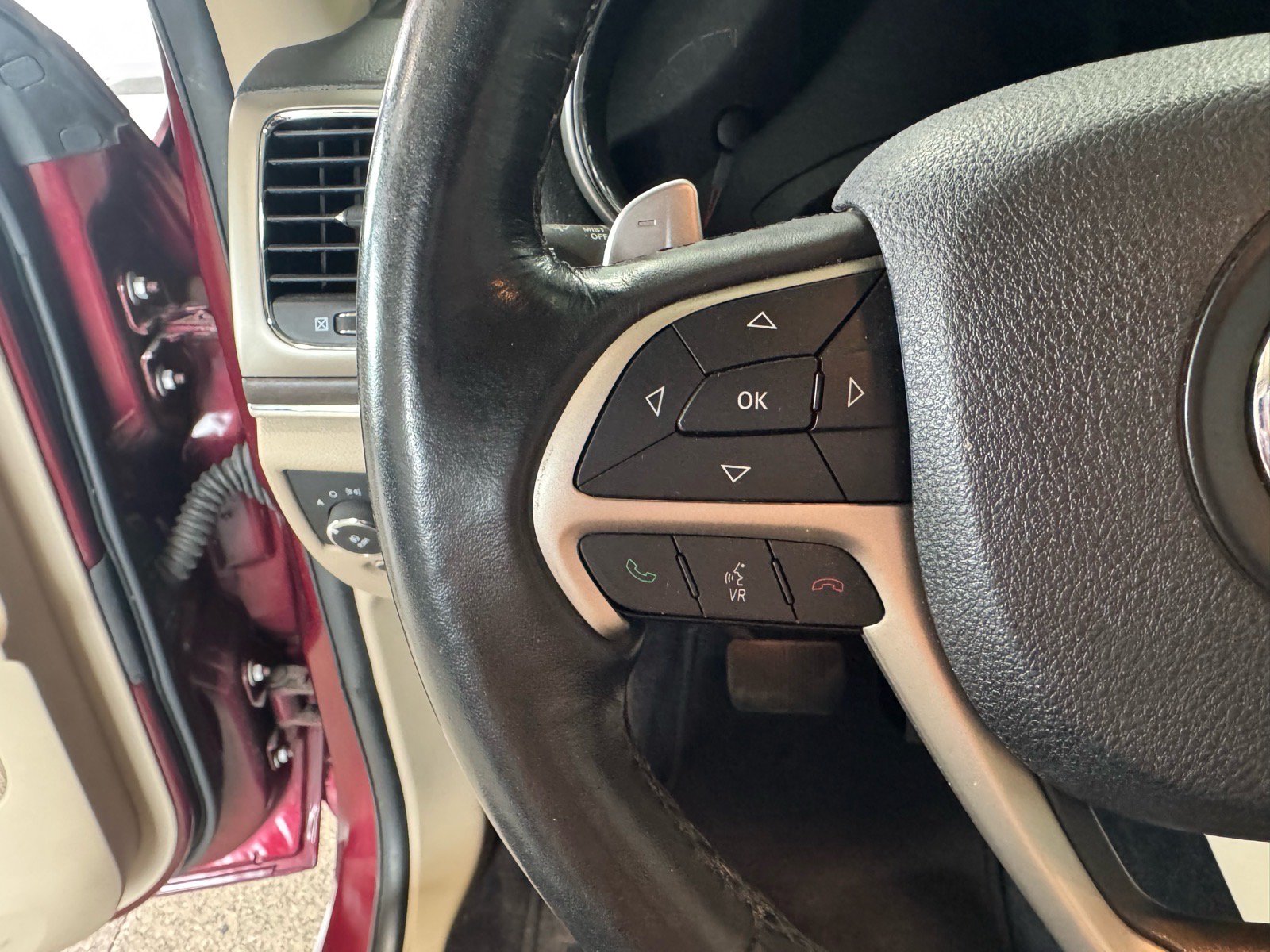 Used 2016 Jeep Grand Cherokee Limited AWD/4WD image 25