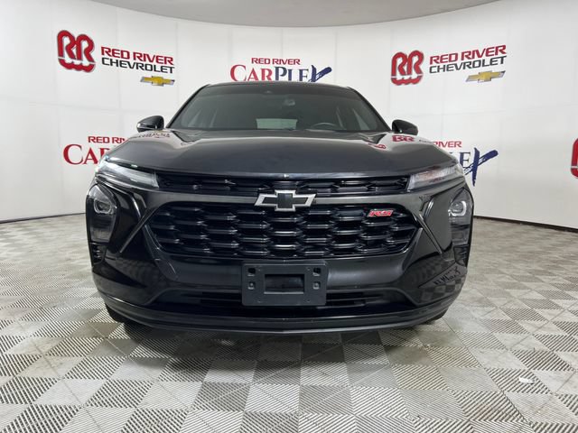 Used 2024 Chevrolet Trax RS w/ Sunroof Package FWD image 2