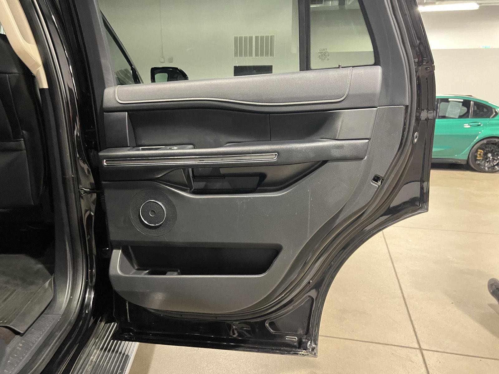 Used 2023 Ford Expedition XLT AWD/4WD image 36