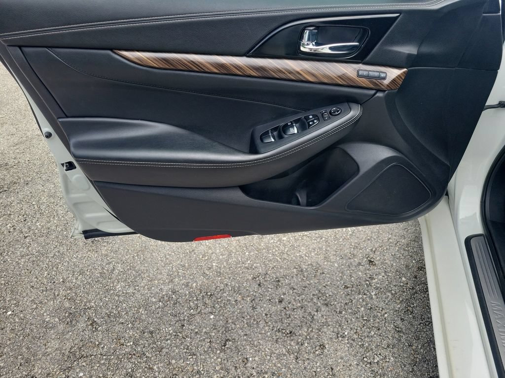 Used 2017 Nissan Maxima Platinum FWD image 27