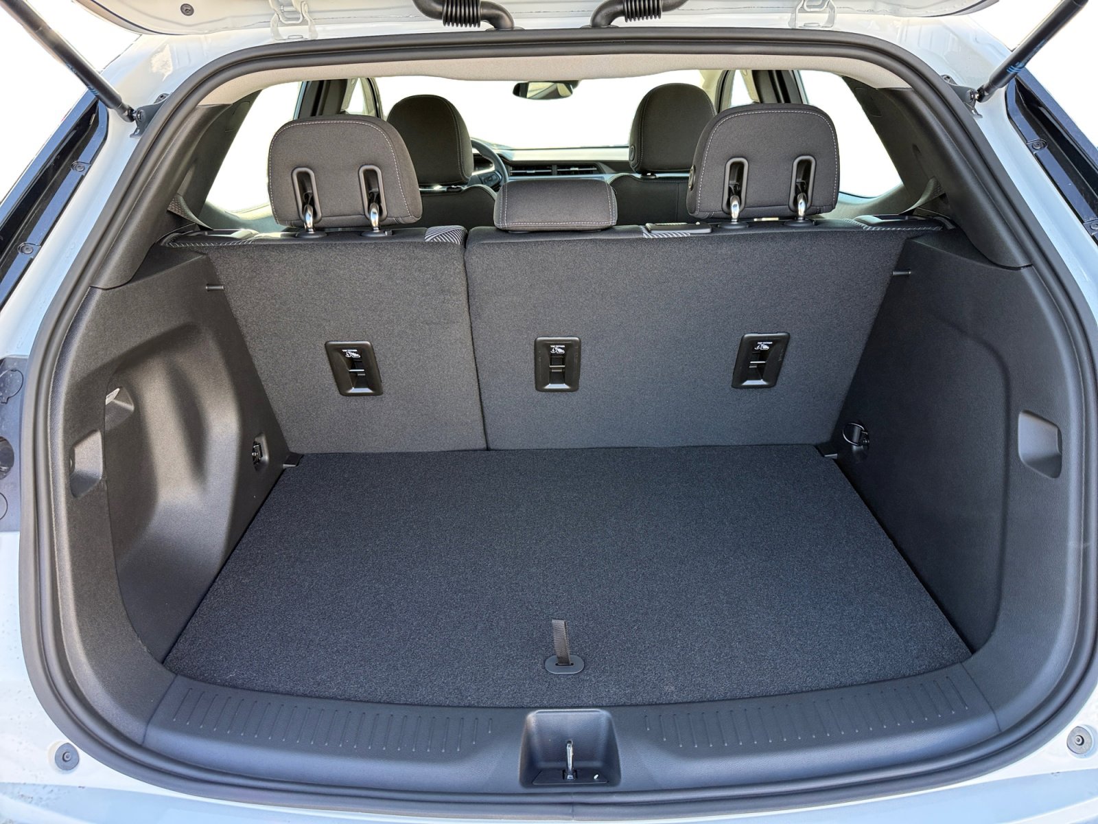 New 2027 Chevrolet Bolt LT w/ Comfort Package image 17