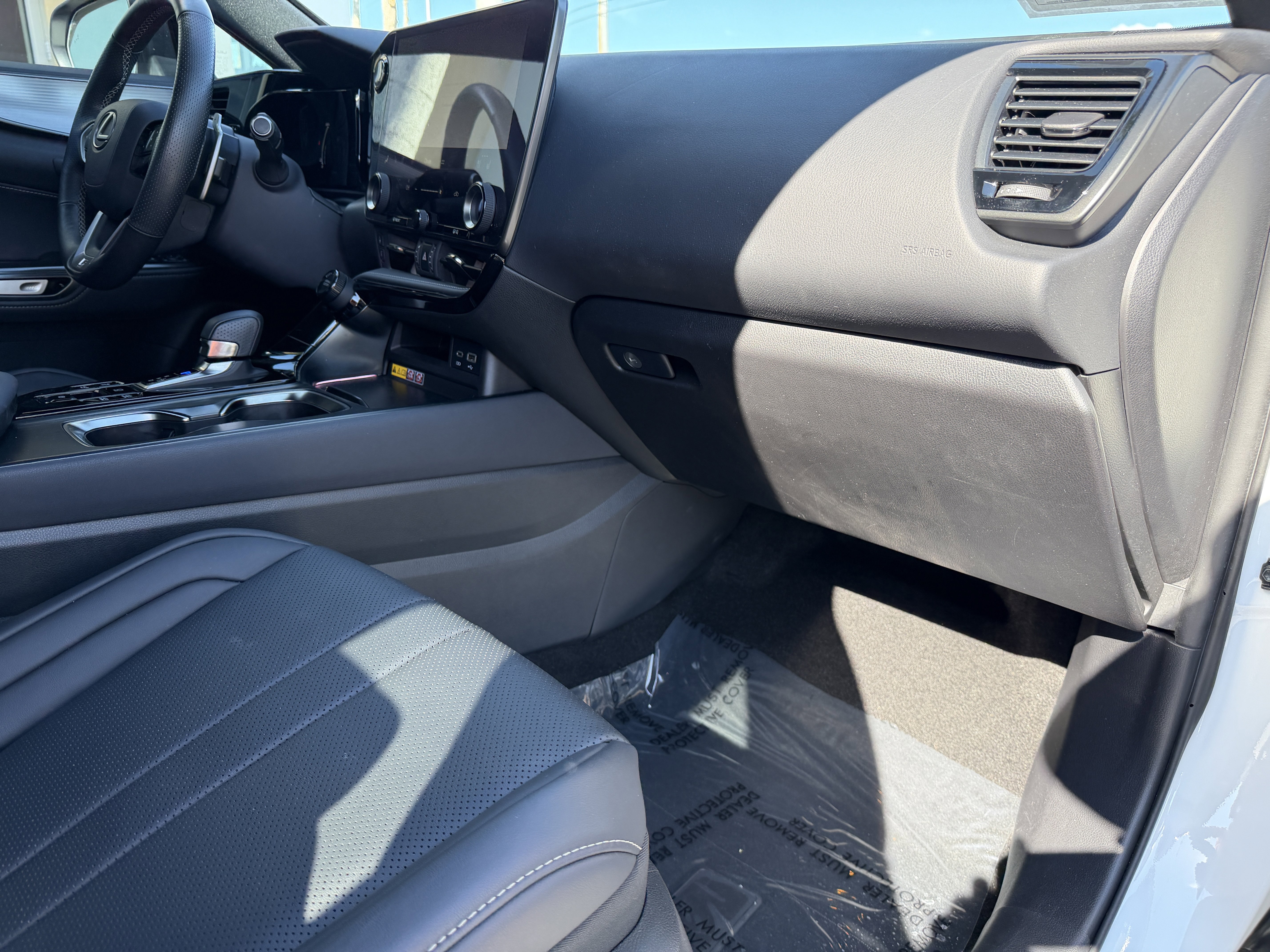 Used 2025 Lexus NX 450h+ F Sport image 11