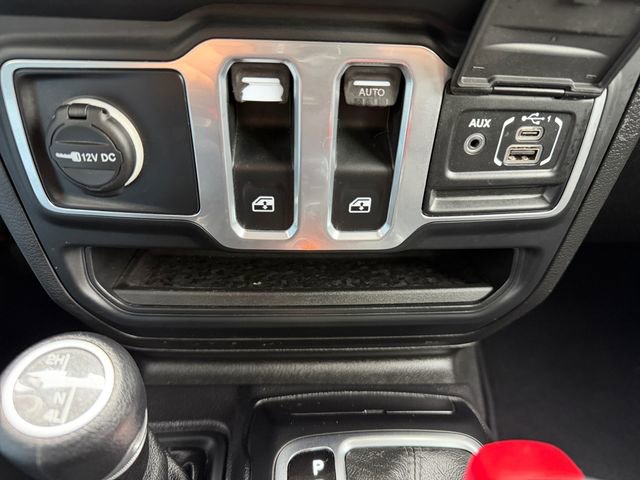 Used 2018 Jeep Wrangler Sport image 22