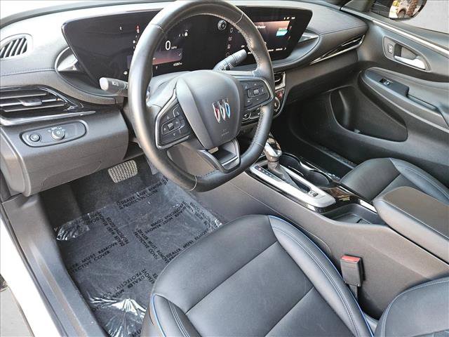 Used 2024 Buick Envista Sport Touring w/ Convenience II Package image 17
