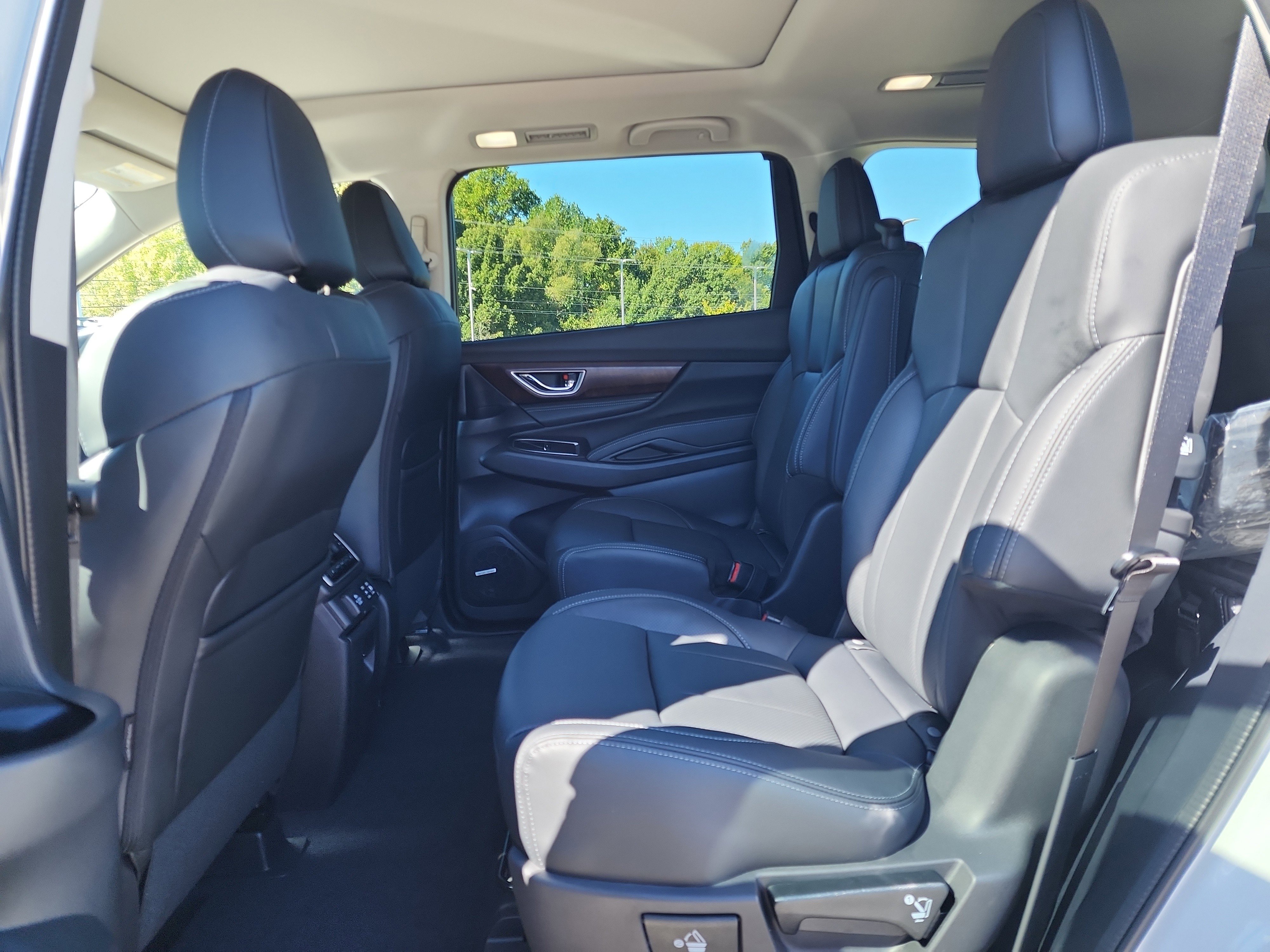 New 2025 Subaru Ascent Touring image 7