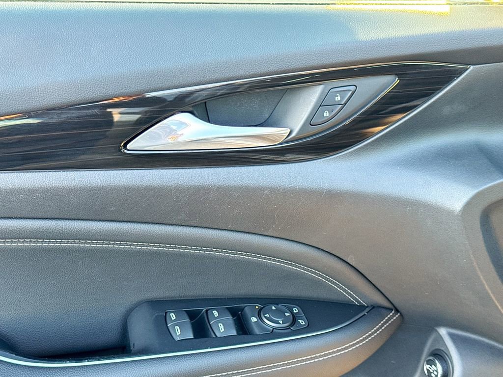 Used 2018 Buick Regal Essence w/ Driver Confidence Package #1 image 23