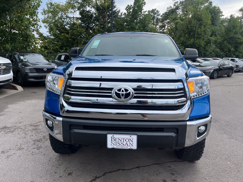 Used 2017 Toyota Tundra SR5 w/ TRD Off Road Package AWD/4WD image 38