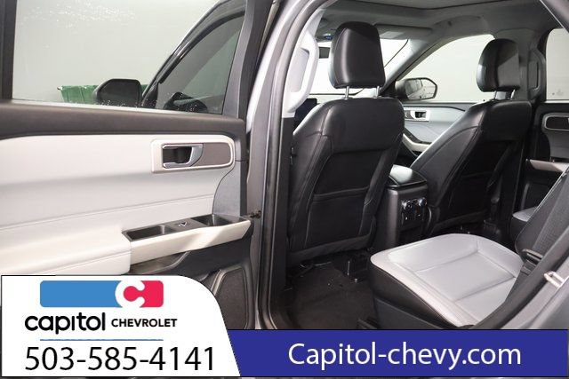 Used 2021 Ford Explorer XLT w/ Equipment Group 202A AWD/4WD image 27