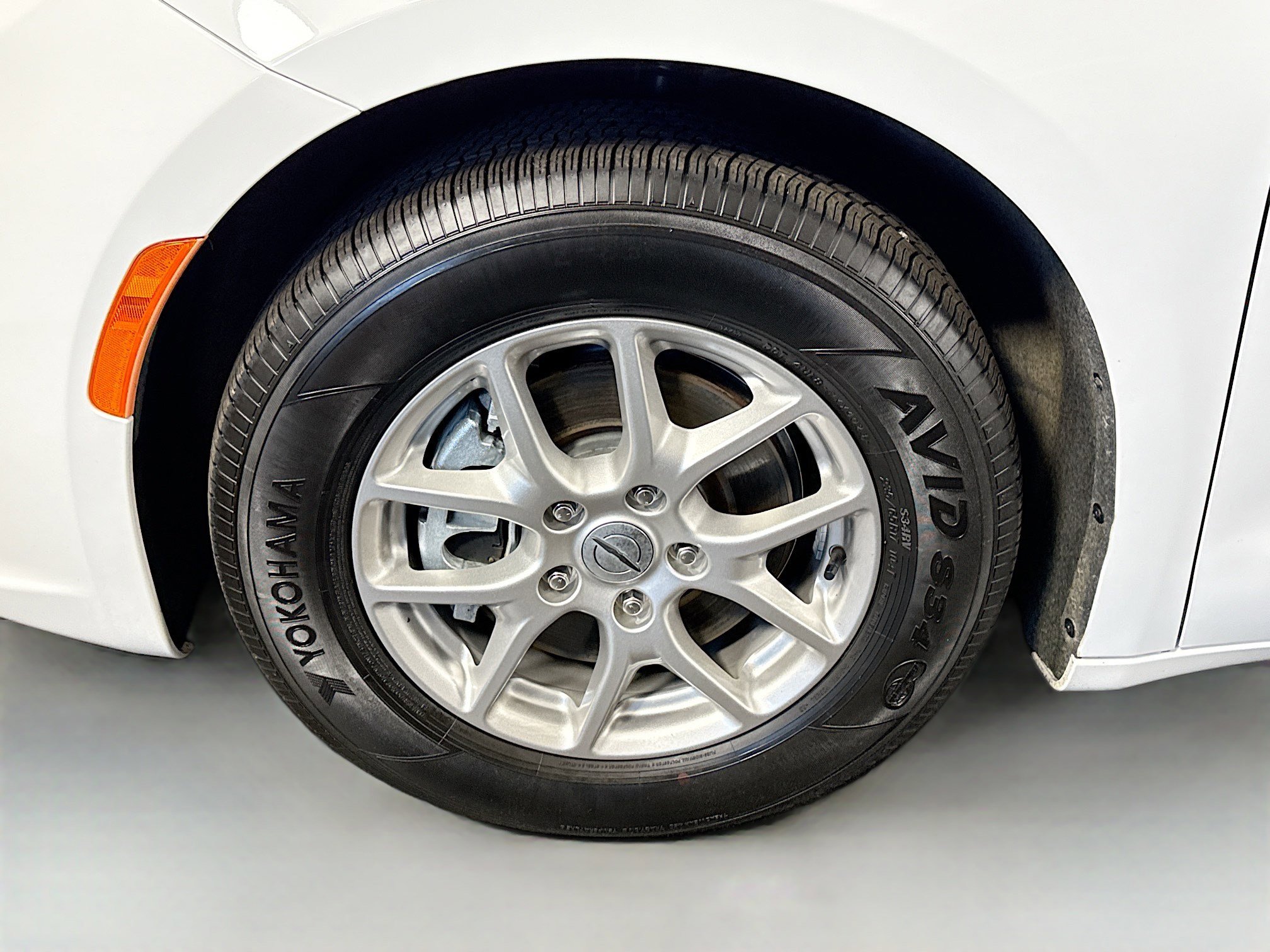 Used 2024 Chrysler Pacifica Touring-L FWD image 36