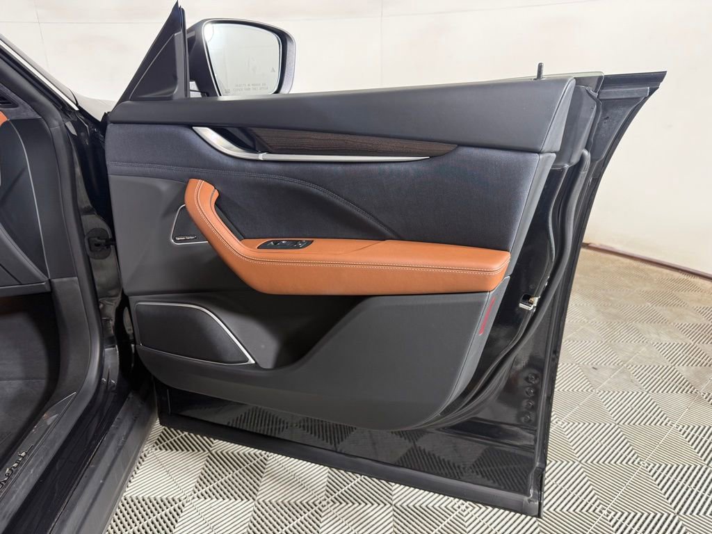 Used 2021 Maserati Levante S GranLusso image 25