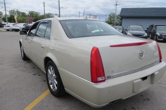 Used 2010 Cadillac DTS Luxury FWD image 39