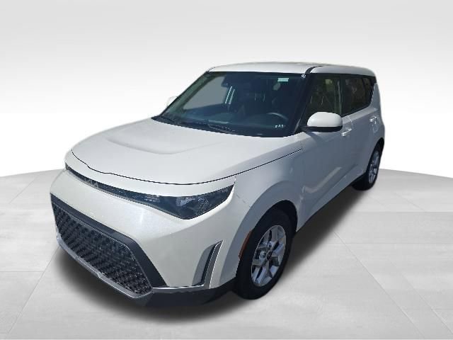 Used 2024 Kia Soul LX w/ Option Group 015 FWD image 13