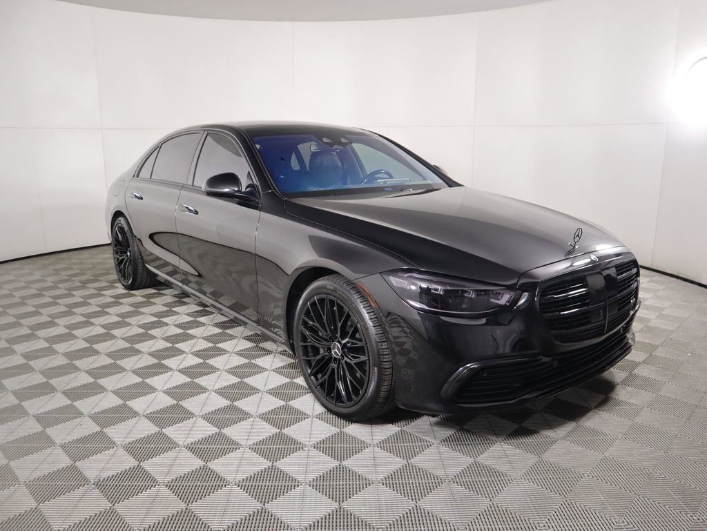 Used 2023 Mercedes-Benz S 580e 4MATIC Sedan image 3