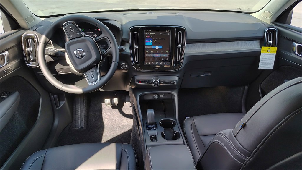 New 2026 Volvo XC40 B5 Core w/ Climate Package image 11