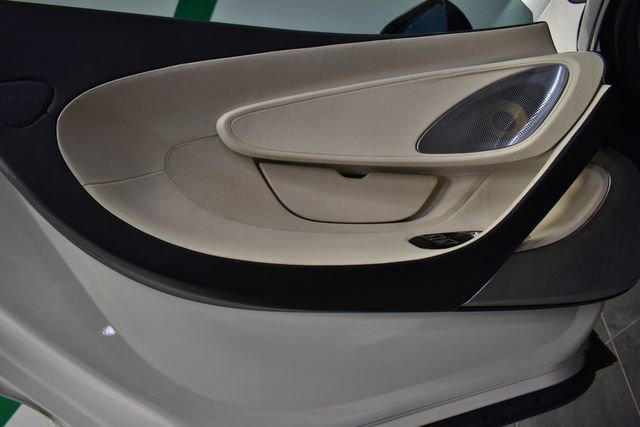 Used 2020 McLaren GT image 18