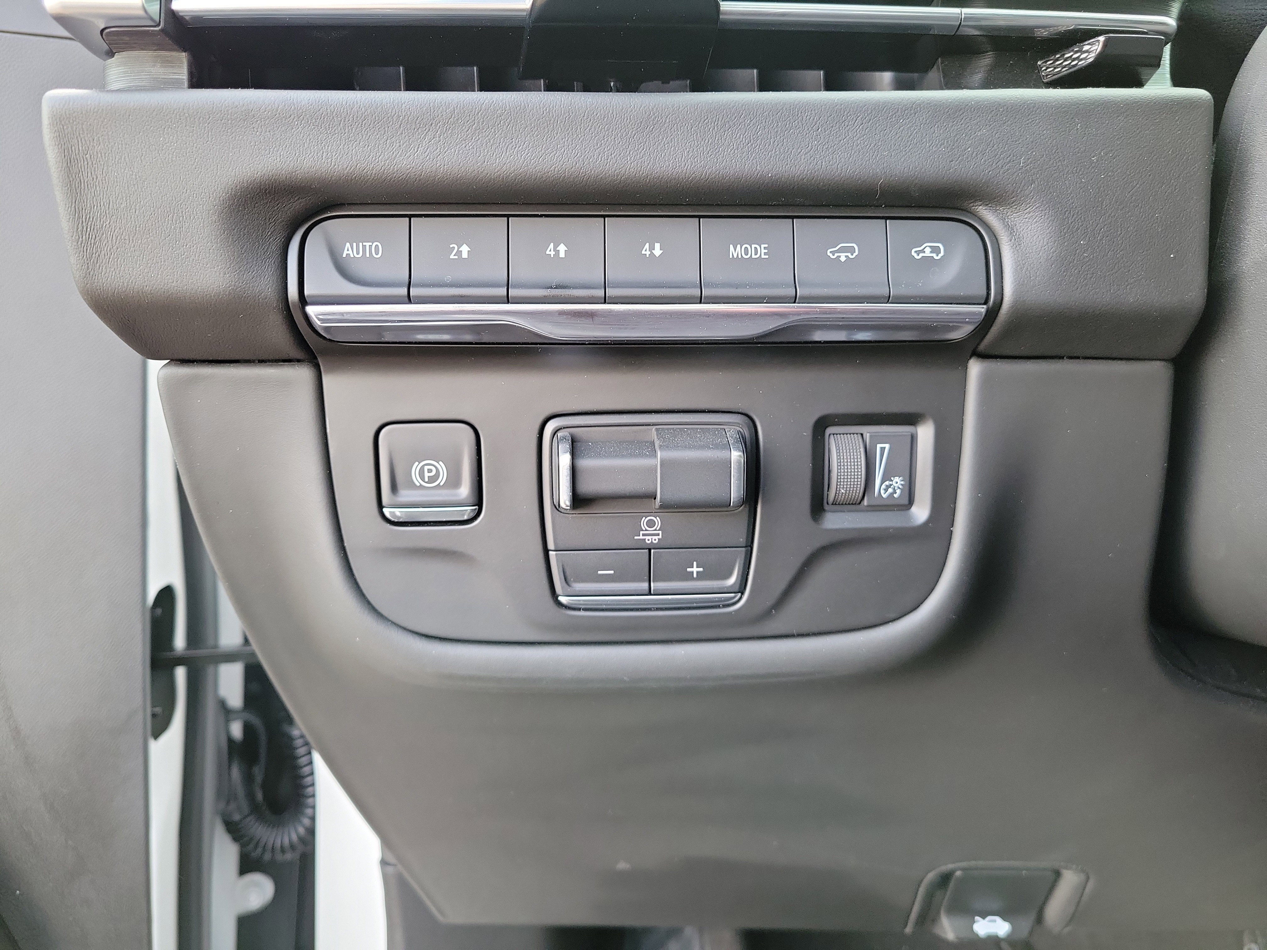 Used 2025 Cadillac Escalade Sport Platinum w/ LPO, ONYX Package image 22