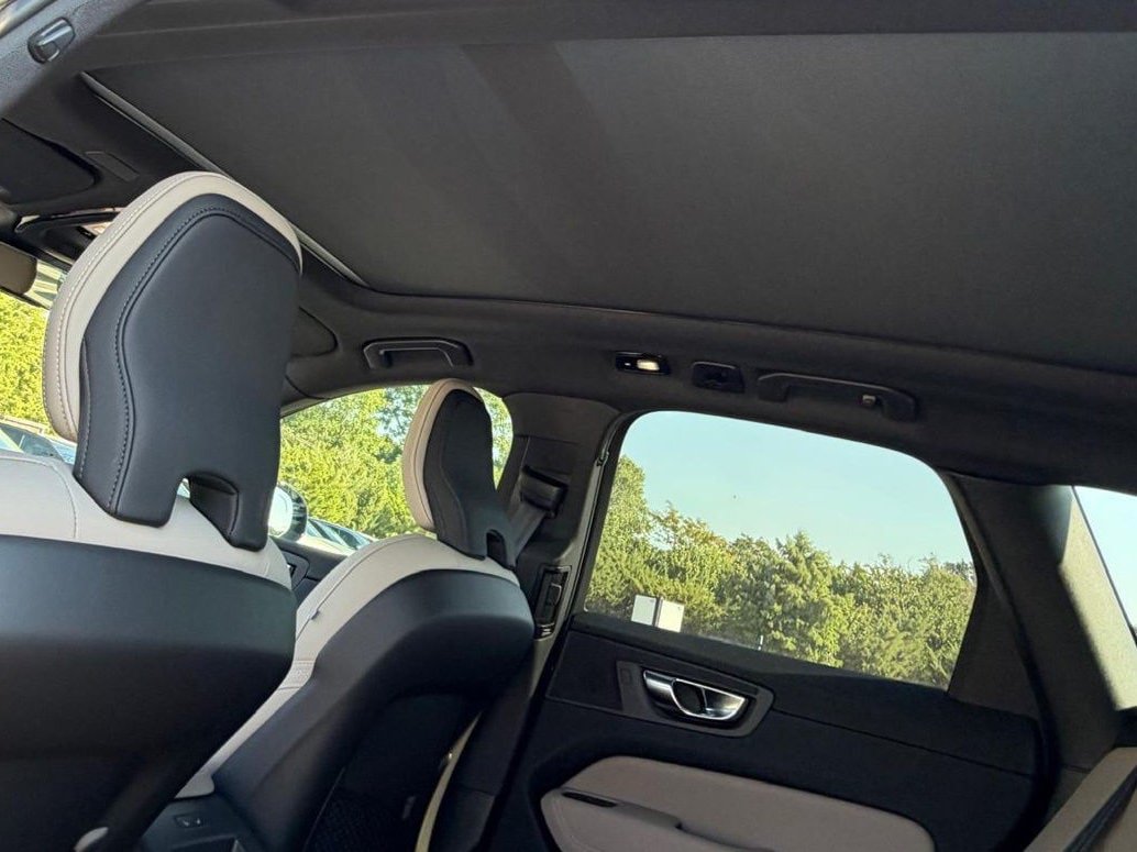 New 2027 Volvo XC60 B5 Plus AWD/4WD image 19
