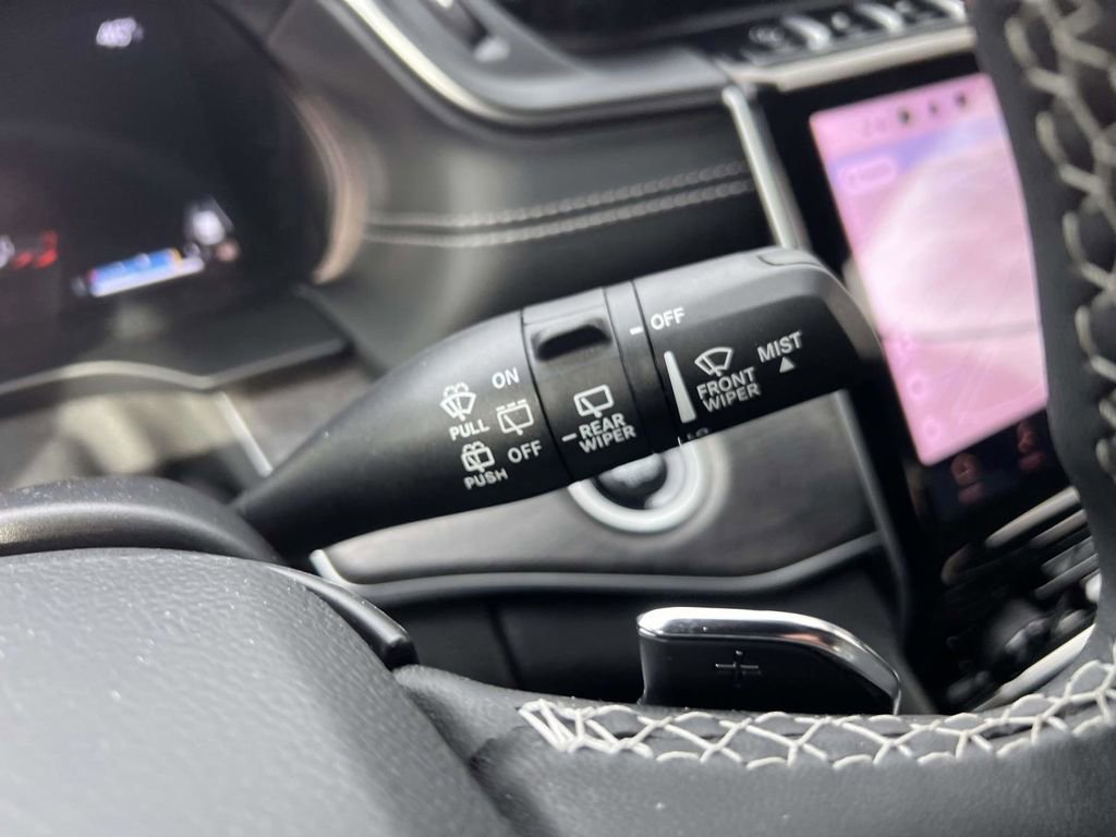 Used 2025 Jeep Grand Cherokee L Limited image 34