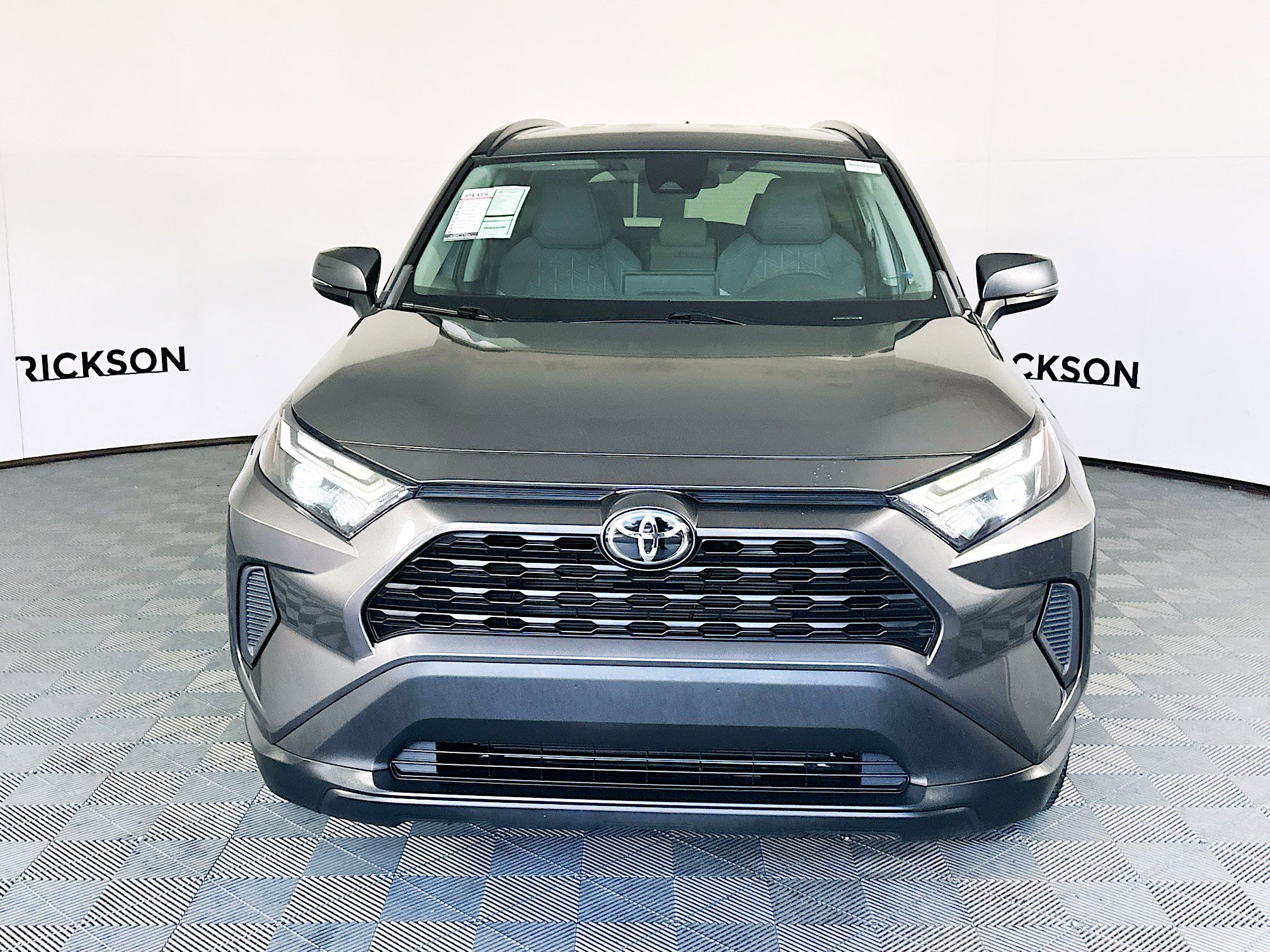 Used 2022 Toyota RAV4 XLE image 8