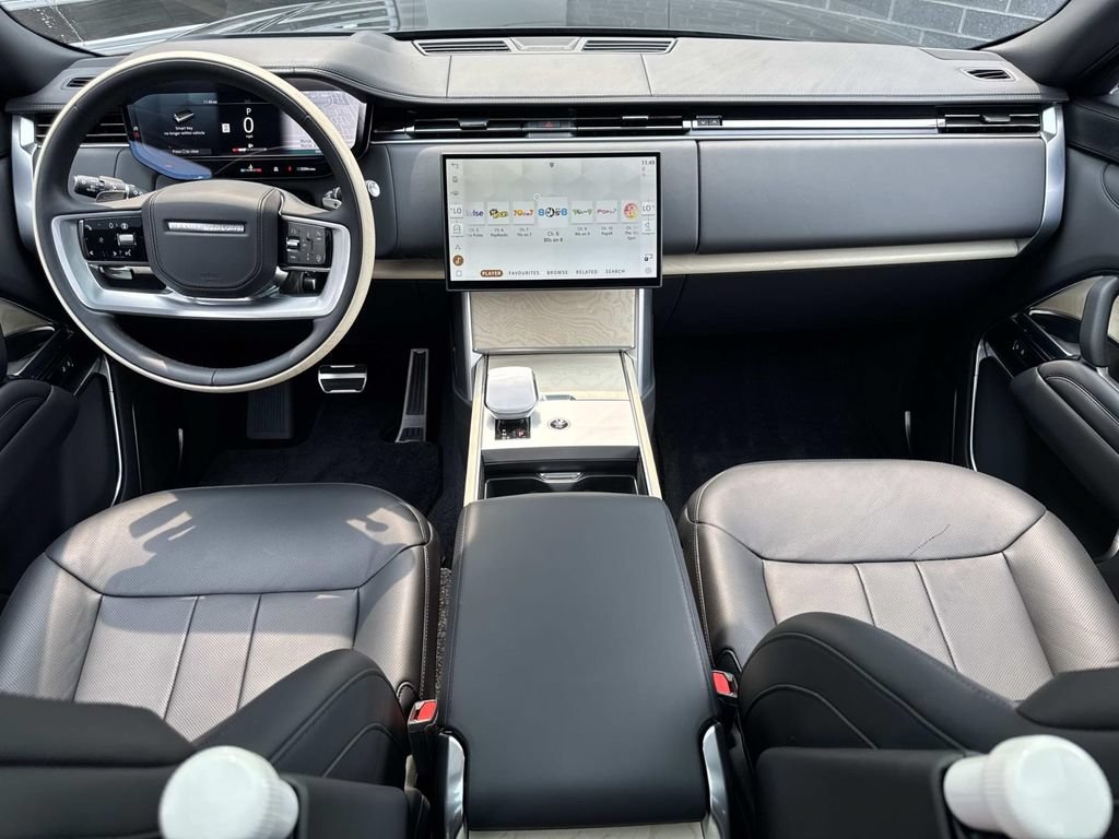 Certified 2024 Land Rover Range Rover SV AWD/4WD image 17
