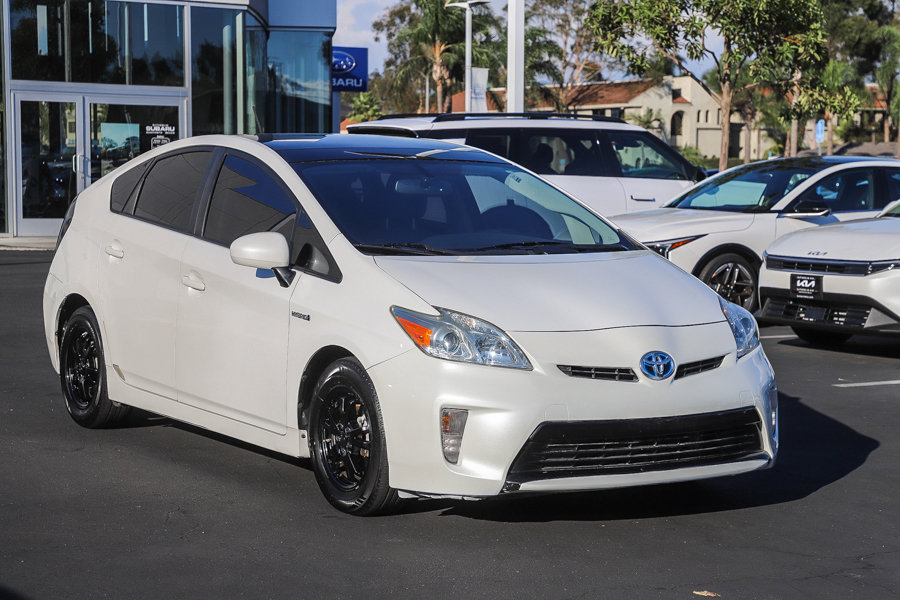 Used 2013 Toyota Prius Four w/ Deluxe Solar Roof Pkg FWD image 3
