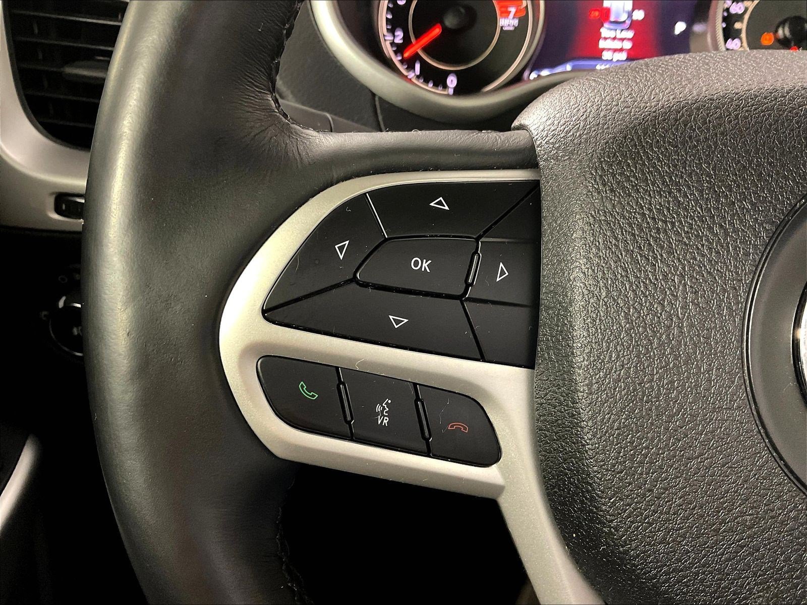 Used 2018 Jeep Cherokee Trailhawk w/ Cold Weather Group AWD/4WD image 11