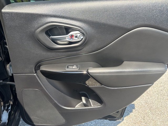 Used 2023 Jeep Cherokee Altitude Lux image 24