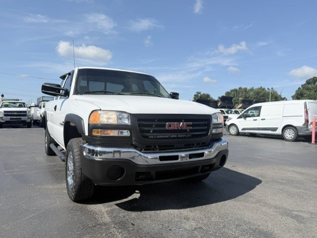 Used 2006 GMC Sierra 2500 W/T w/ Heavy-Duty Power Package AWD/4WD image 4