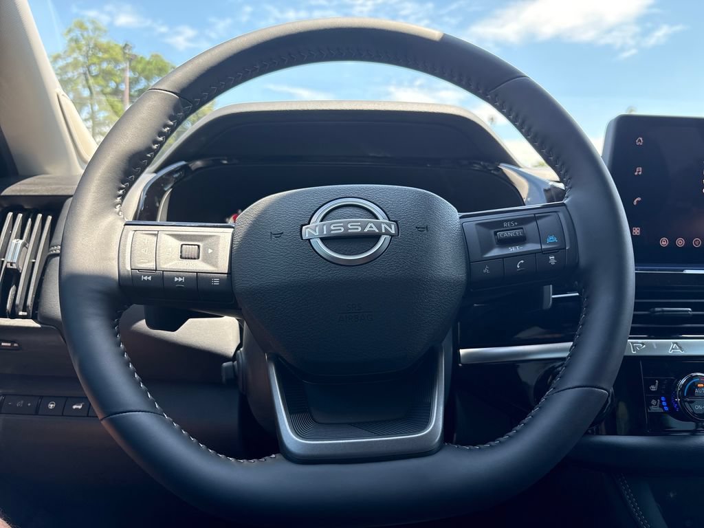 New 2026 Nissan Pathfinder Platinum FWD image 12