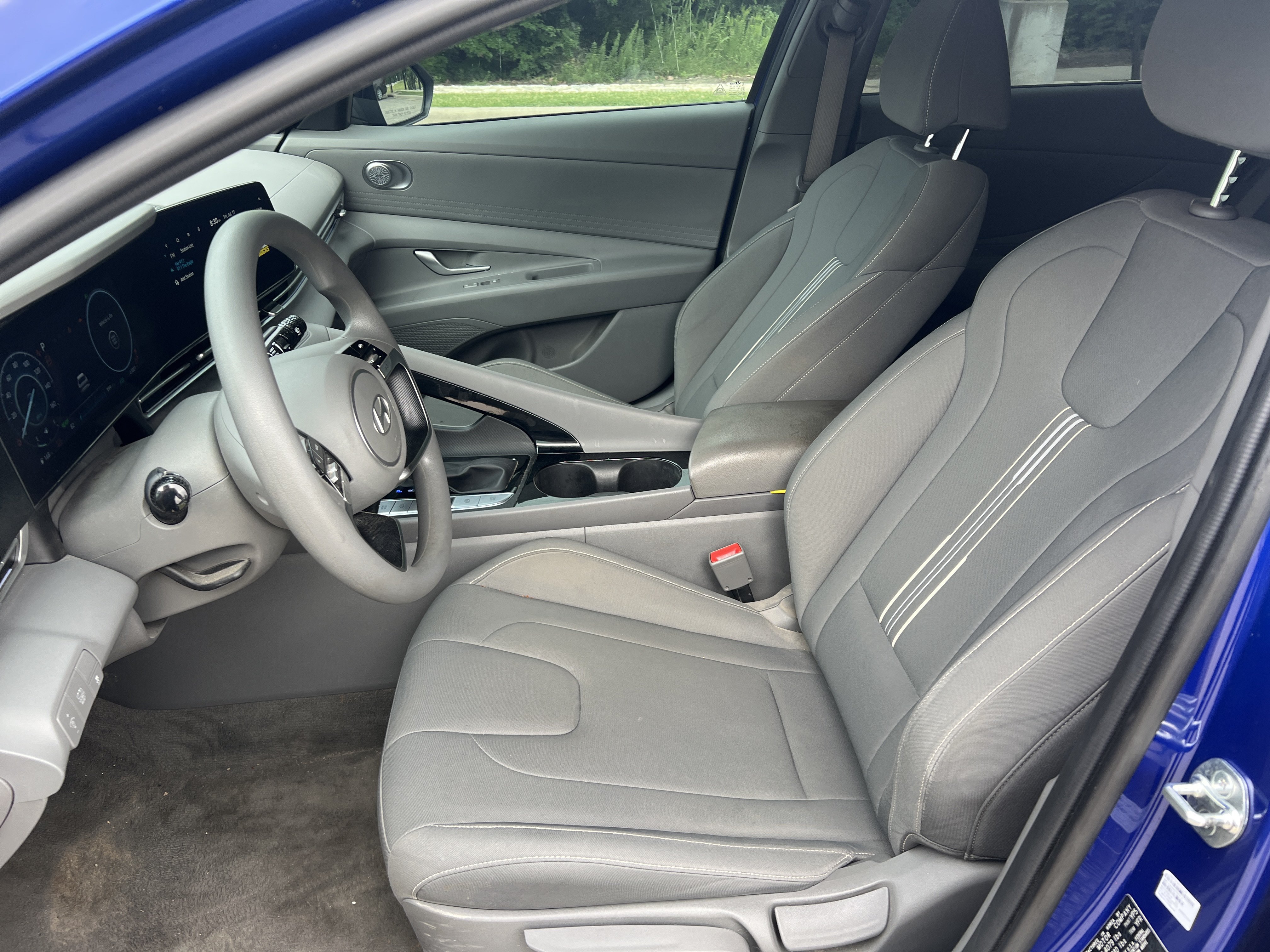 Used 2024 Hyundai Elantra Blue FWD image 15