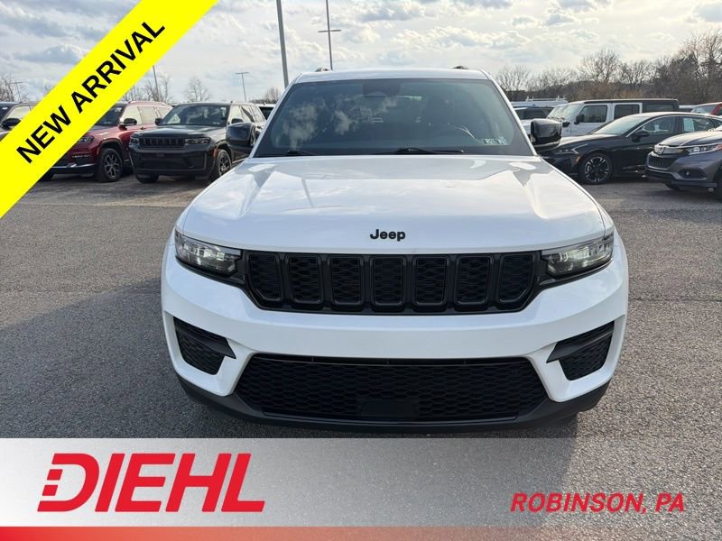 Certified 2023 Jeep Grand Cherokee Altitude image 2