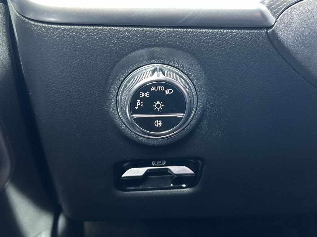 Used 2024 Mercedes-Benz C 300 Sedan image 18