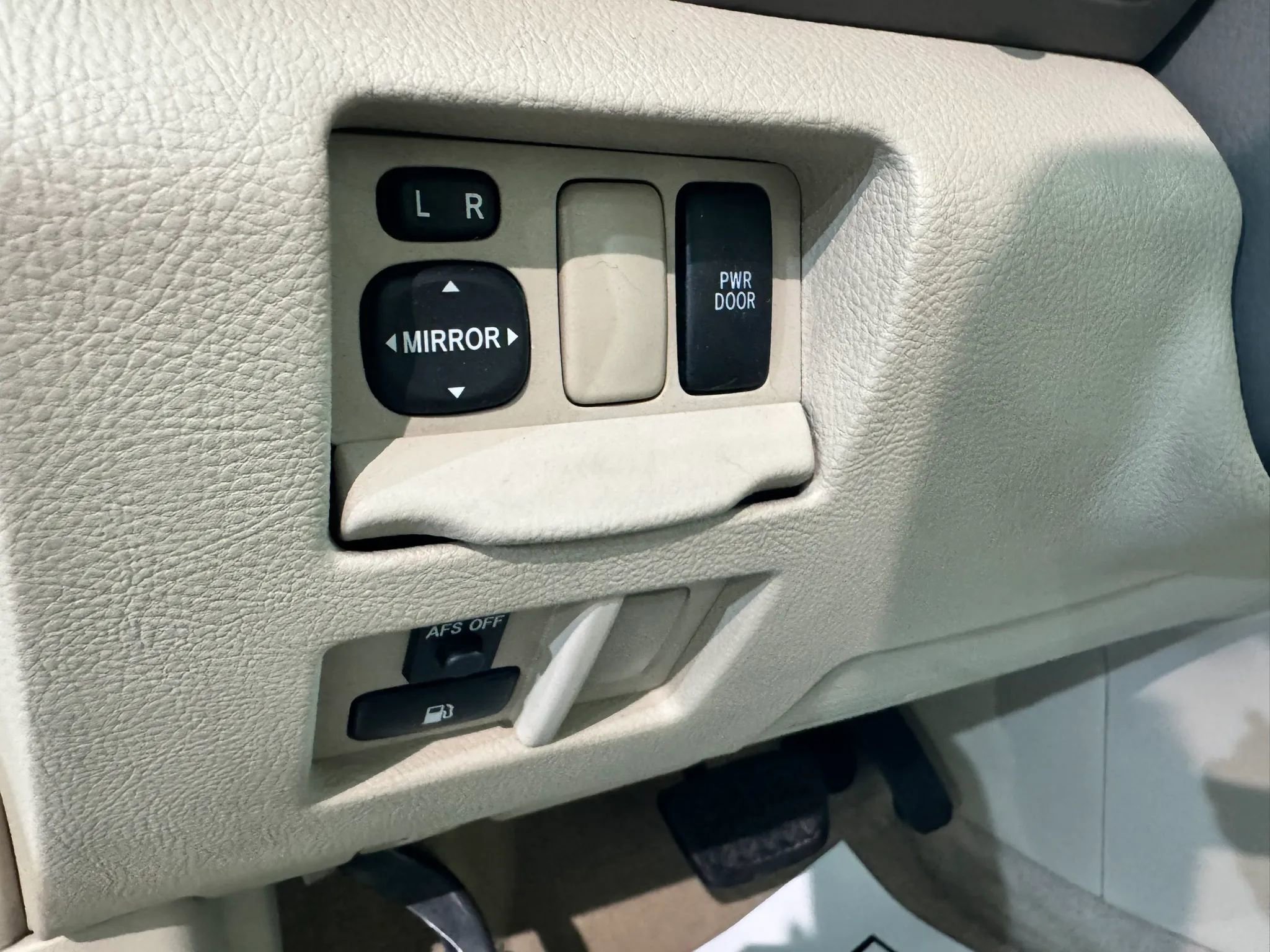 Used 2005 Lexus RX 330 AWD image 22