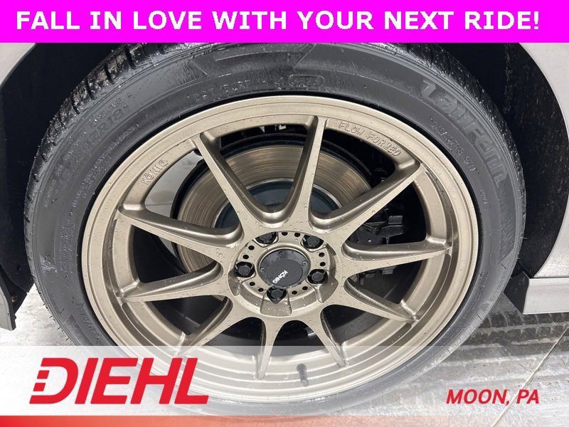 Used 2017 Volkswagen Golf R 4-Door image 8