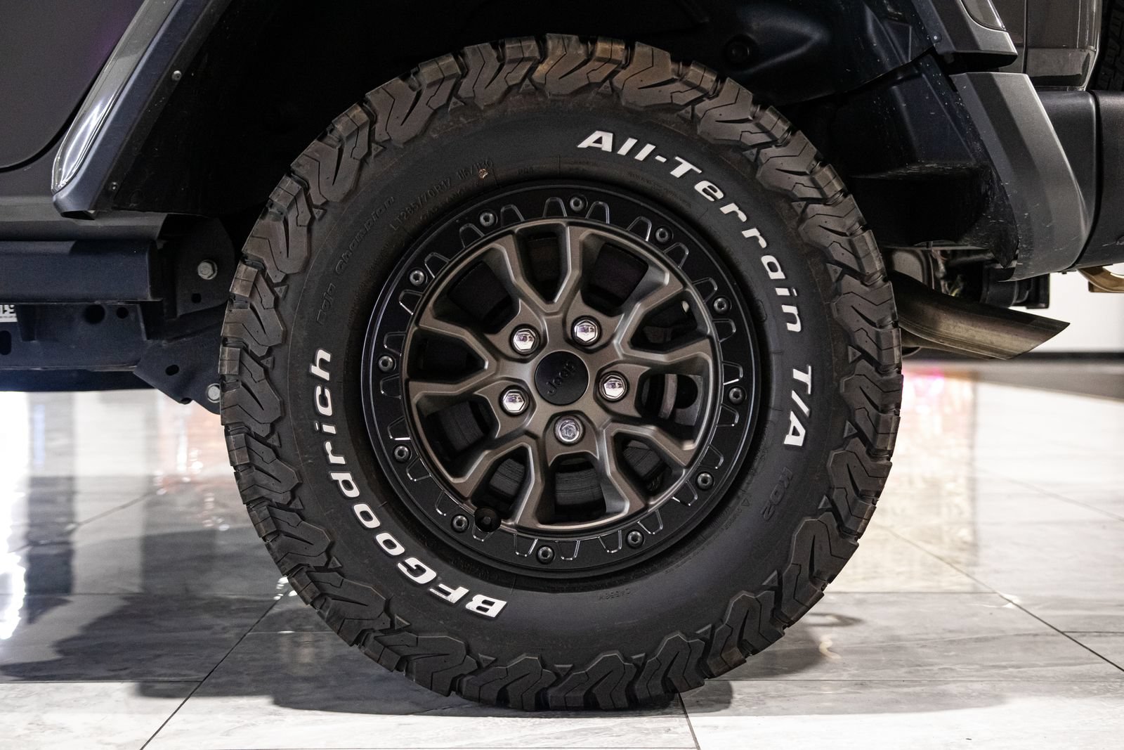Used 2023 Jeep Wrangler Unlimited Rubicon 392 w/ Trailer Tow Package AWD/4WD image 34