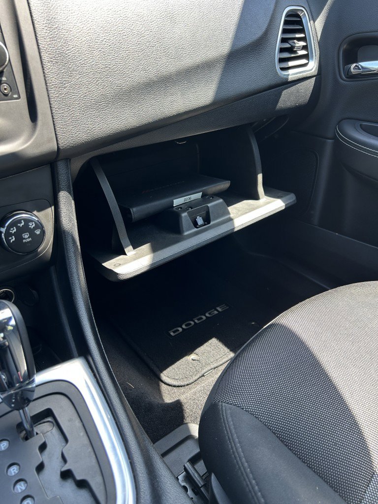 Used 2014 Dodge Avenger SE w/ Blacktop Package image 17