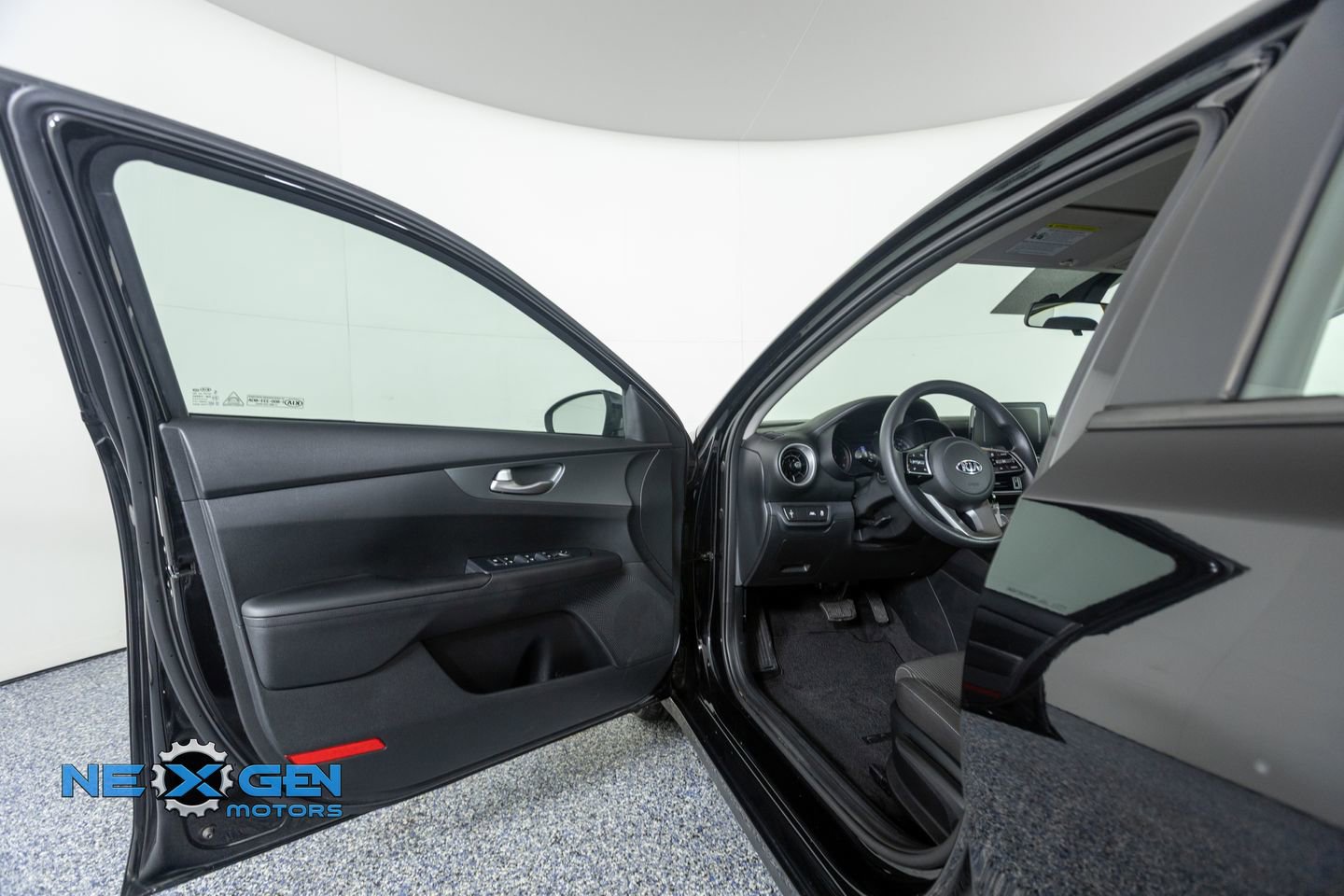 Used 2020 Kia Forte LXS FWD image 9