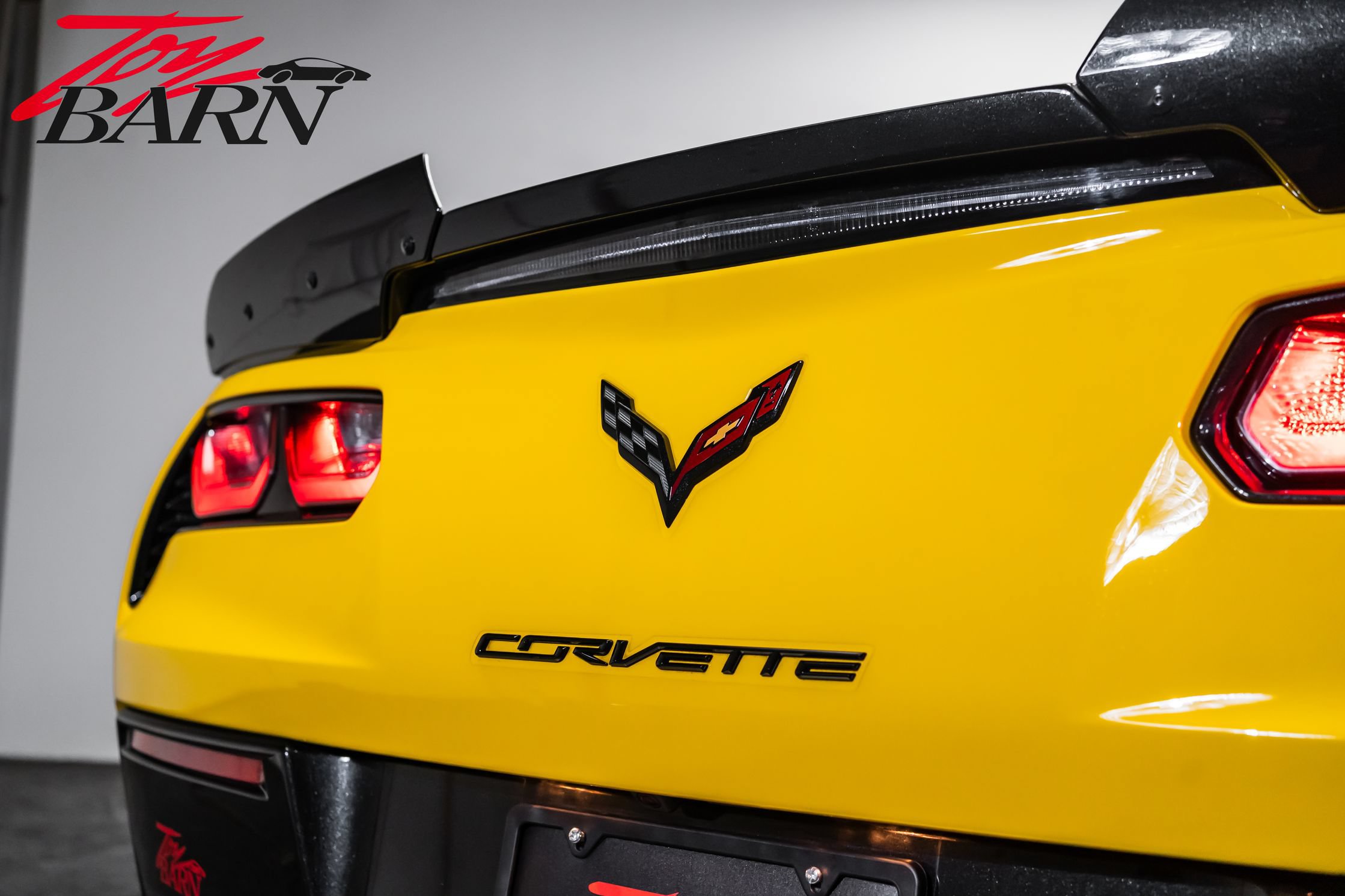 Used 2015 Chevrolet Corvette Z06 w/ 2LZ Preferred Equipment Group RWD image 19