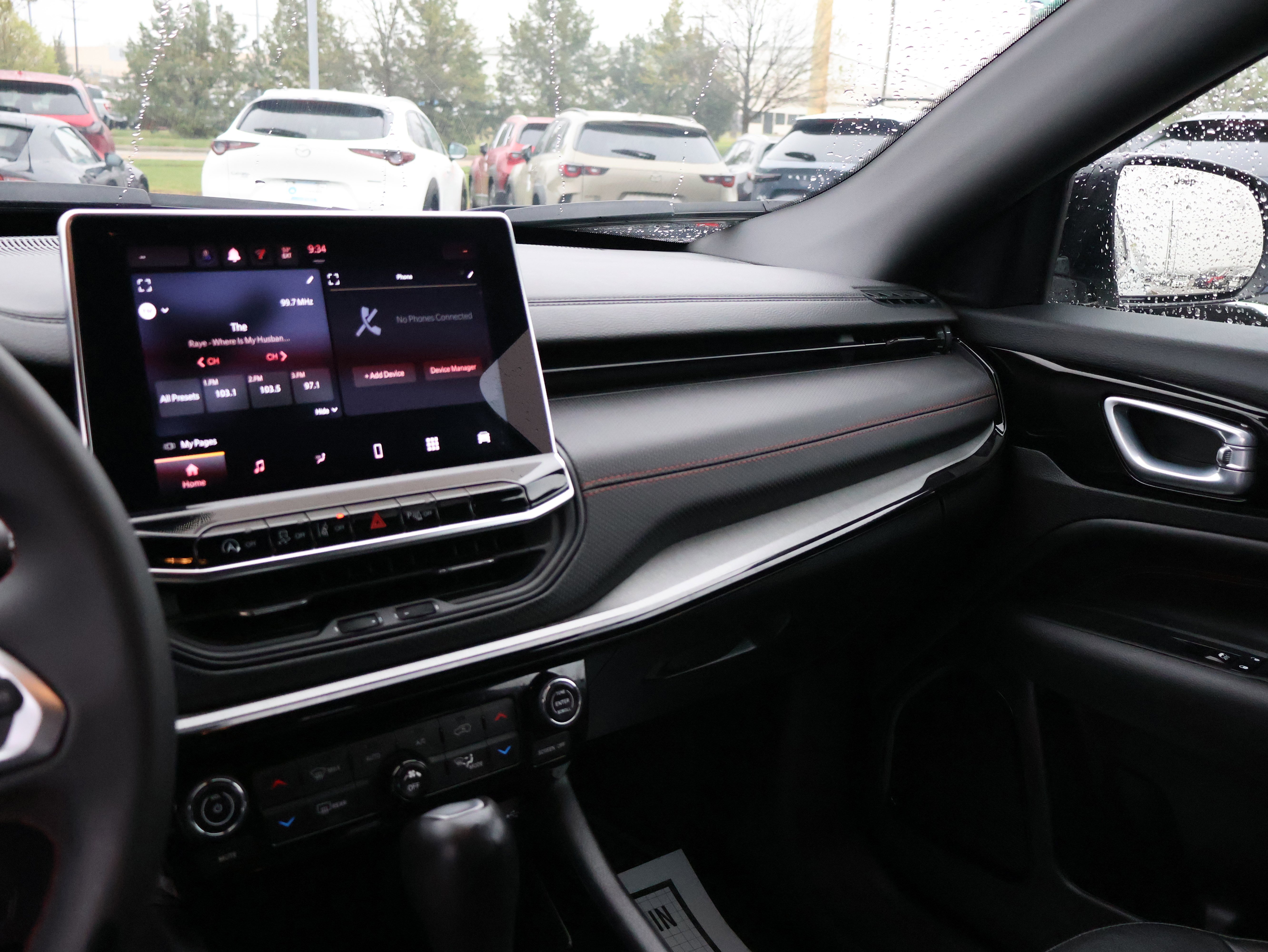 Used 2025 Jeep Compass Trailhawk AWD/4WD image 31